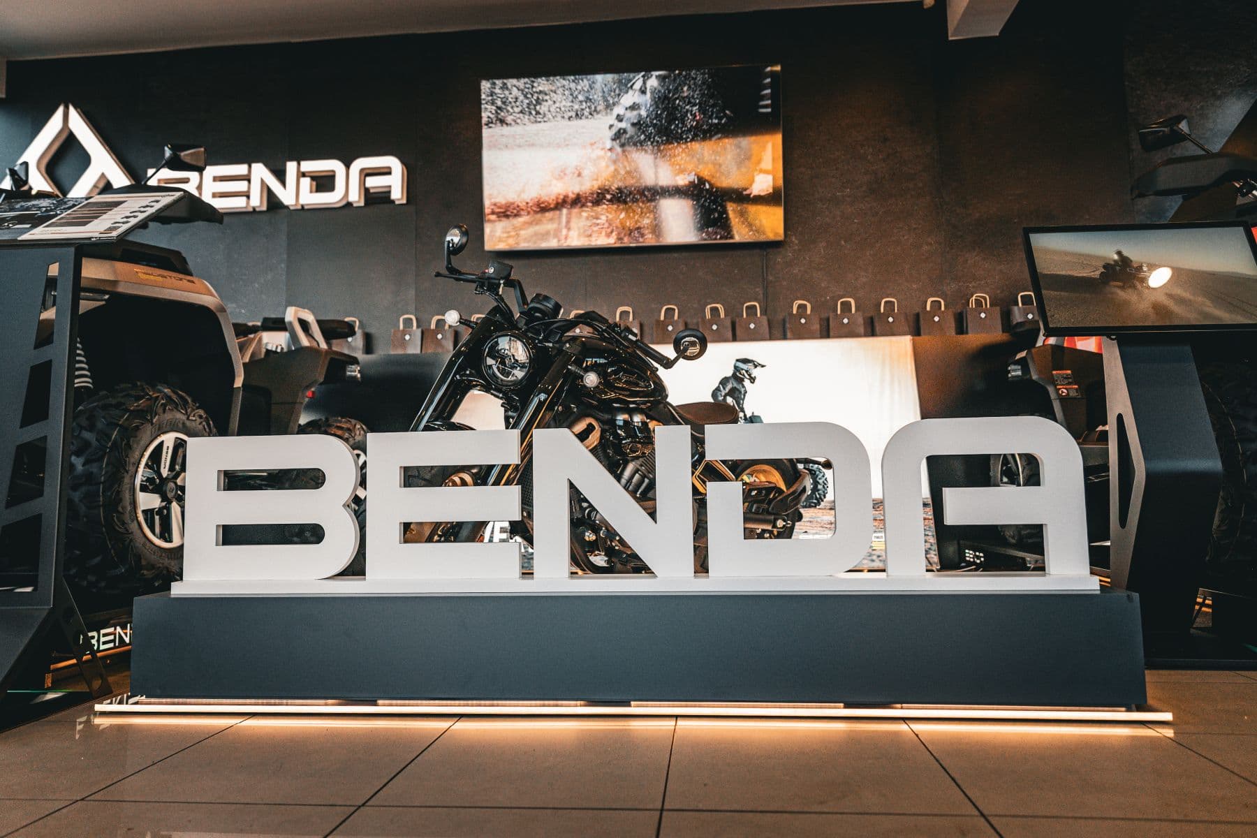 BENDA Moto - motocykl w klimacie custom